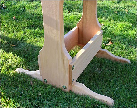 Red Cedar Round Trestle Picnic Table Set