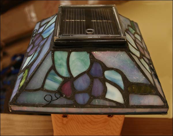 Tiffany Style Grape Post Cap w/Solar Light